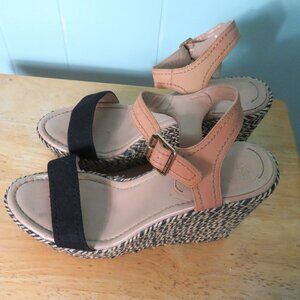 Vince Camuto Wedge Heel Sandals Shoes Size 9 1/2 B